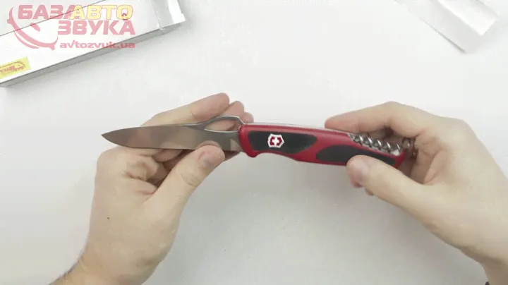 Мультитул Victorinox RangerGrip 63 0.9523.MC