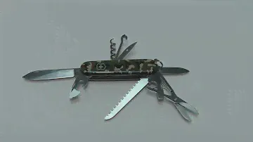 Swiss Army Knife Huntsman Camo Review