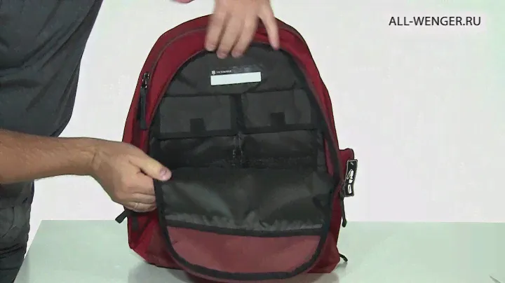 Видео обзор городского рюкзака VICTORINOX Standard Backpack 32388403