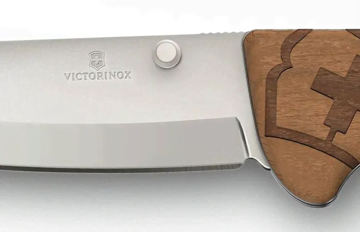 Нож перочинный Victorinox Evoke Wood (0.9415.D630), 136 мм, дерево-0