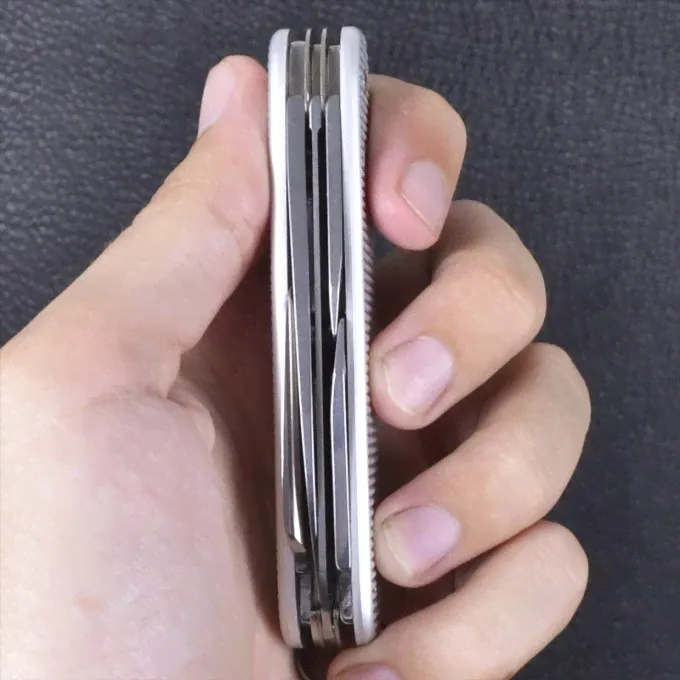 Нож VICTORINOX PIONEER 0.8201.26-4