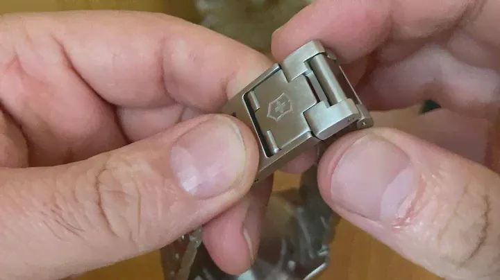Victorinox  I.N.O.X. V& сливочное масло, кто кого?