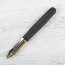 Кухонный нож овощечистка Victorinox, черный