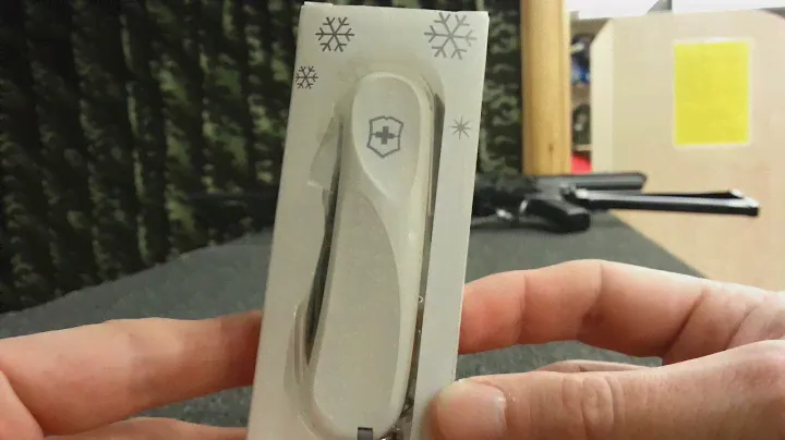 Victorinox EvoGrip Christmas