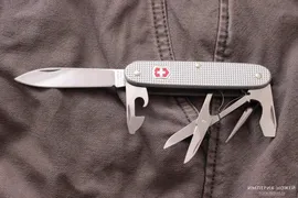 складной многофункциональный нож Pioneer X Alox – Victorinox
