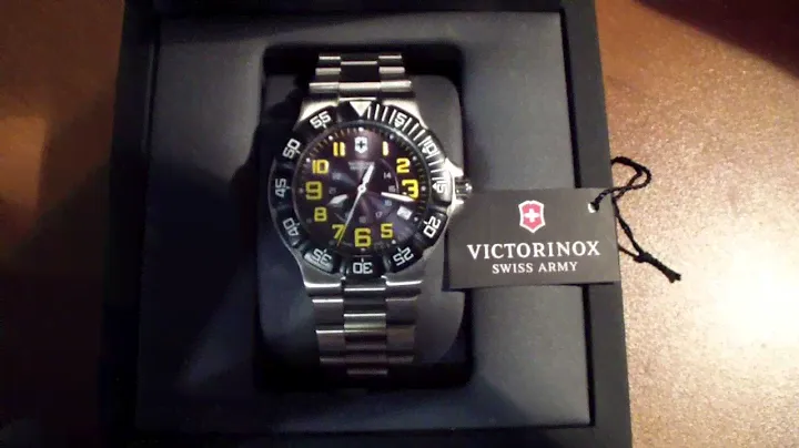 REVIEW Victorinox Swiss Army Men's 241413 Summit XLT Grey Dial Watch by onza04