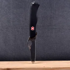 Нож VICTORINOX SENTINEL ONE HAND 0.8413.M3