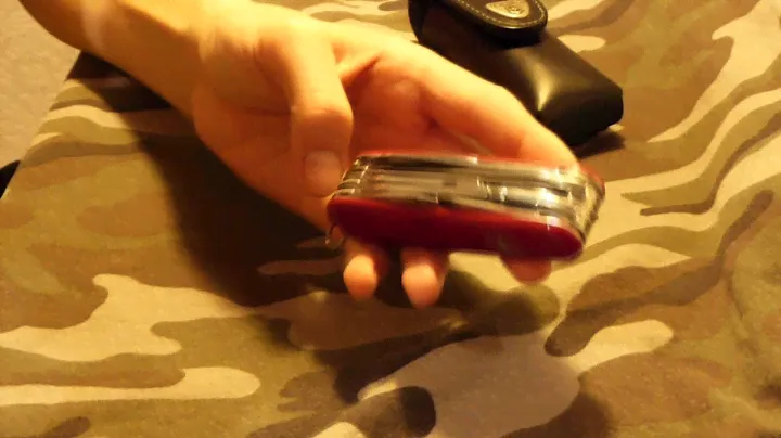 виде обзор Ножа Victorinox Handyman Red 1.3773
