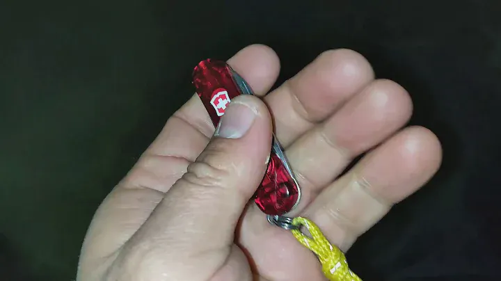 Victorinox Signature Lite Red Trans-"светлячок"в темное время суток😉🏕
