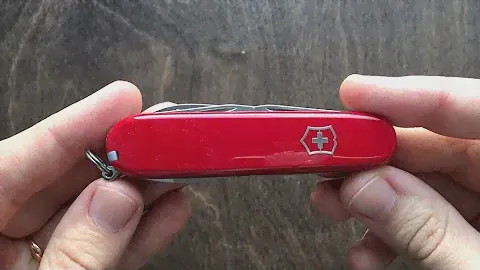 Victorinox Hiker 1.4613. Распаковка и демонстрация