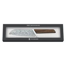 Кухонный нож Victorinox SANTOKU Limited, сталь дамаск, 17 см, рукоять орех, подарочная упаковка