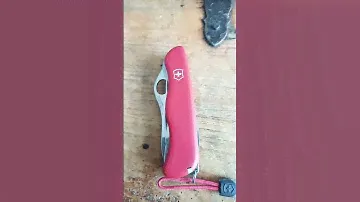 089: Victorinox 111mm liner lock one and Locksmith 0.8493.M.
